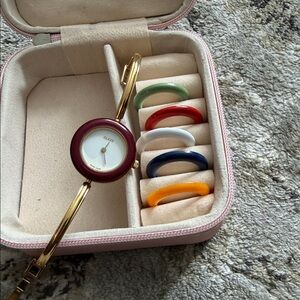 GUCCI bangle watch with set of bezels🧡🤍💙❤️